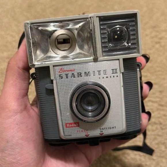 Kodak Eastman: Brownie Starmite II With Original Strap - Picture 9 of 9